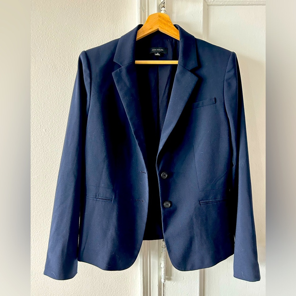 Navy Ann Taylor suit jacket with a hint of stretch, size 12
